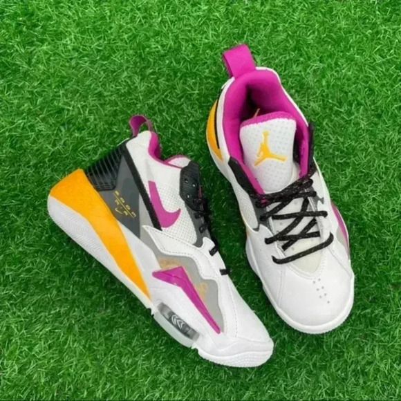 Nike Wmns Jordan Zoom ‘92 - Picture 2 of 6